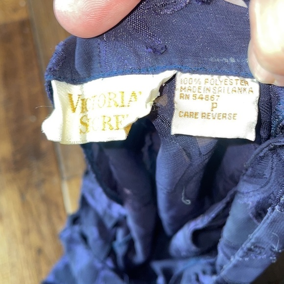 VTG Victoria Secret Pajama Slip Size P - Picture 2 of 5